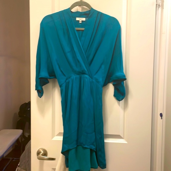 Beautiful emerald green 100% silk dress from Babaton - Picture 1 of 4